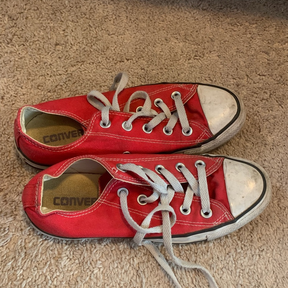 Converse Red